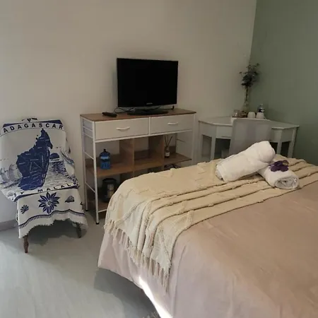 Le Clos Des Voyageurs Bed & Breakfast 3*